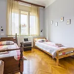 Spacious & Smart Center Apartment