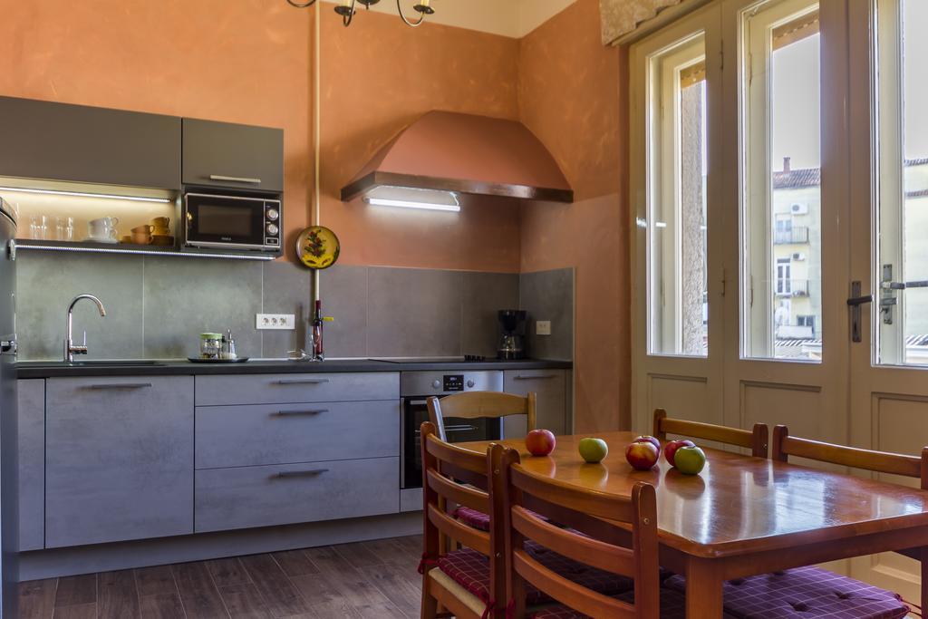 Spacious & Smart Center Apartma